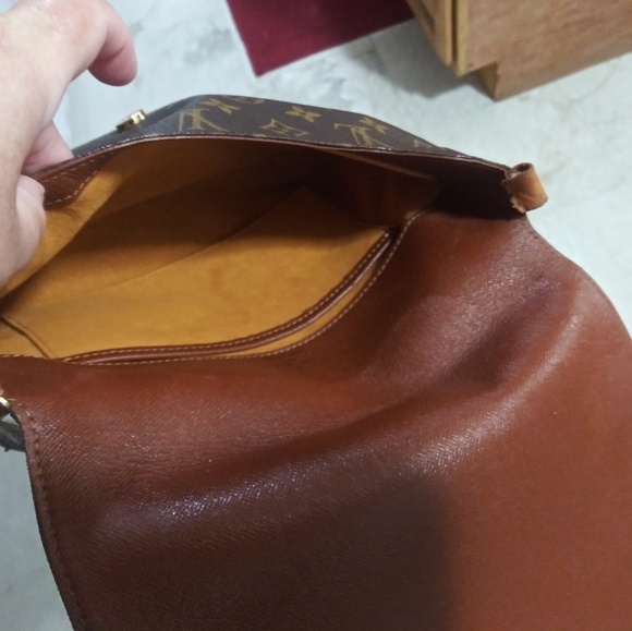 Louis Vuitton 👜 - Picture 2 of 8